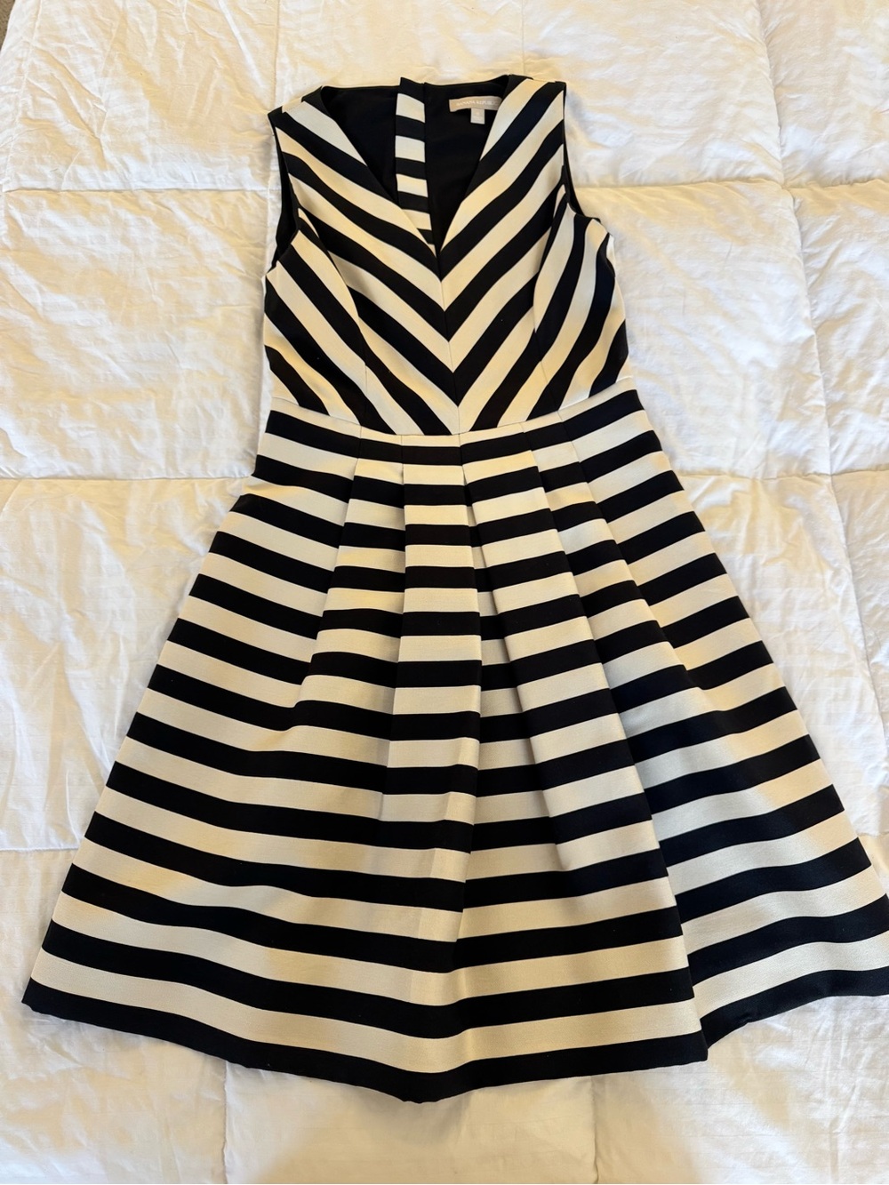 Banana Republic Black and Cream Striped Fit & Flare Cocktail Dress Size 0